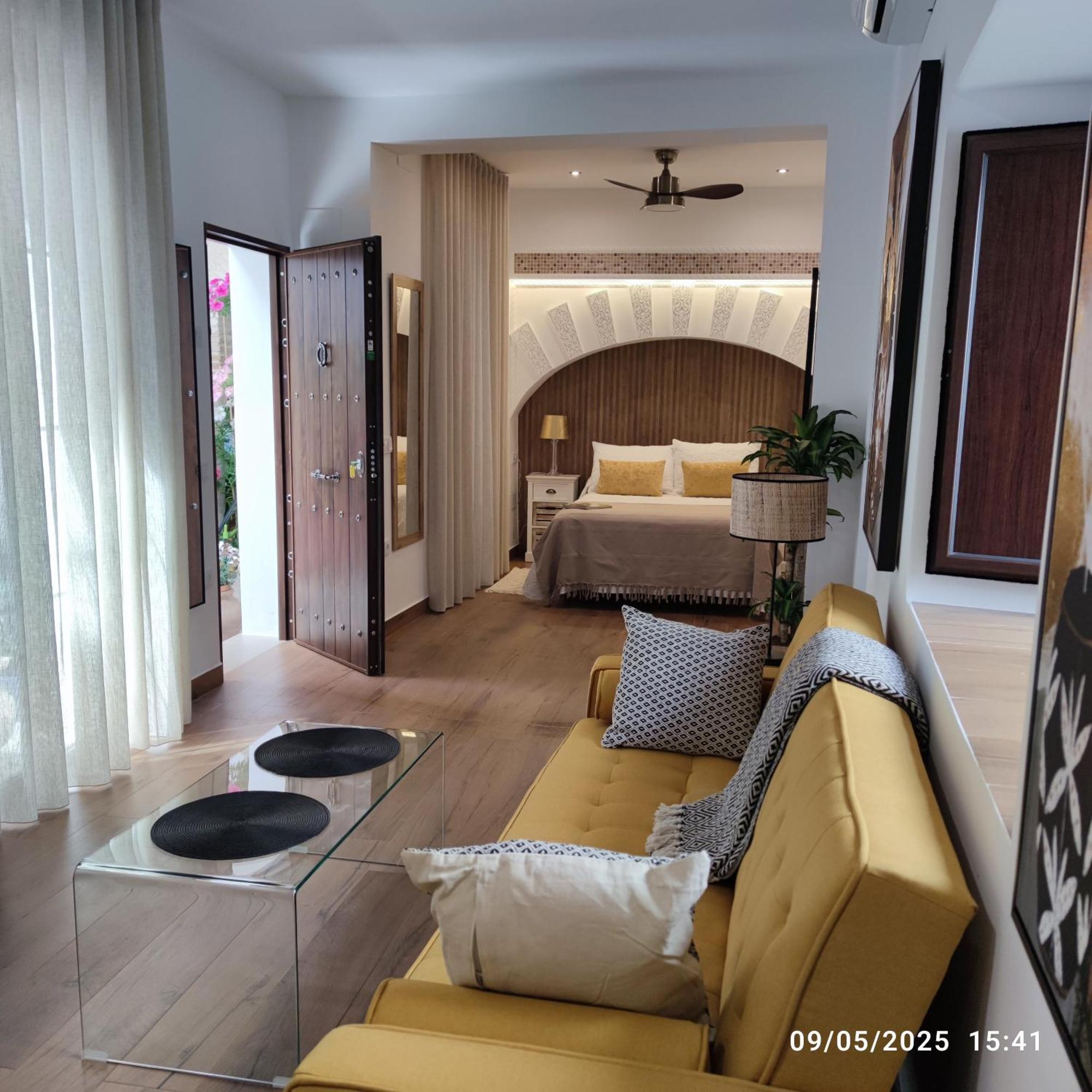 El Patio De Regina Apartment Кордоба Екстериор снимка
